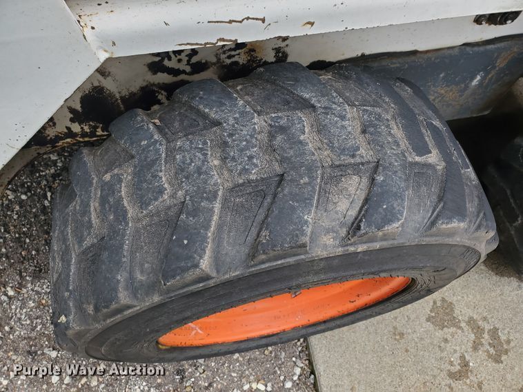 image for item DF7535 Bobcat 743B  skid steer loader