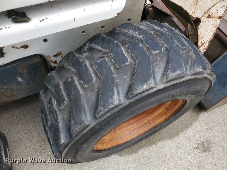 image for item DF7535 Bobcat 743B  skid steer loader