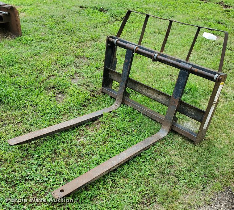 image for item DF7536 Farm Star skid steer pallet forks