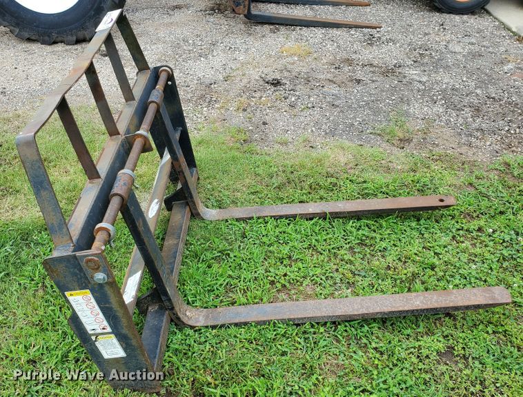 image for item DF7536 Farm Star skid steer pallet forks