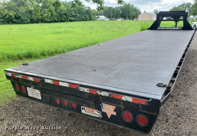 image for item DF7537 2010 PJ FS282 equipment trailer
