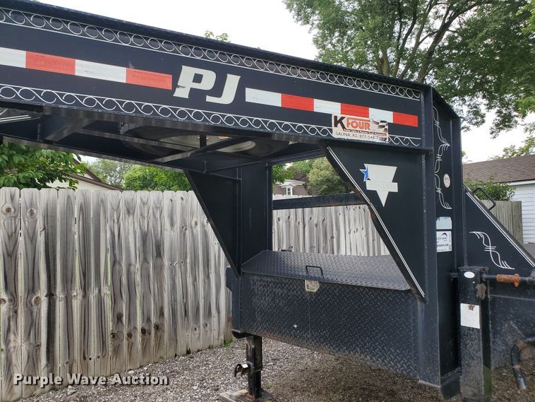 image for item DF7537 2010 PJ FS282 equipment trailer