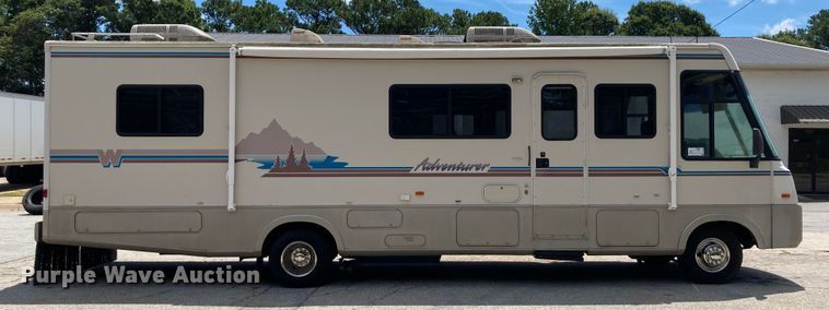 image for item DG6879 1994 Winnebago WCG32RQ  RV