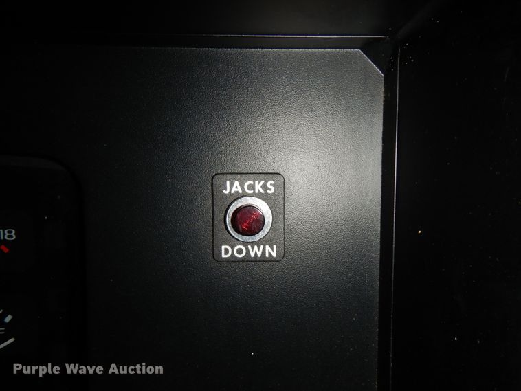 image for item DG6879 1994 Winnebago WCG32RQ  RV