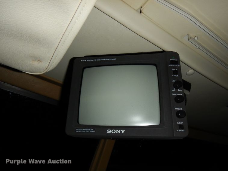 image for item DG6879 1994 Winnebago WCG32RQ  RV