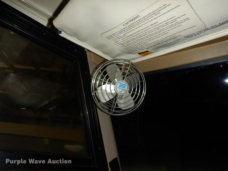 image for item DG6879 1994 Winnebago WCG32RQ  RV