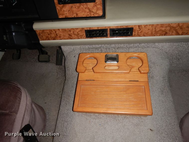 image for item DG6879 1994 Winnebago WCG32RQ  RV