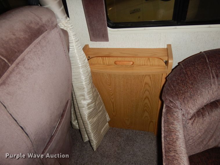 image for item DG6879 1994 Winnebago WCG32RQ  RV