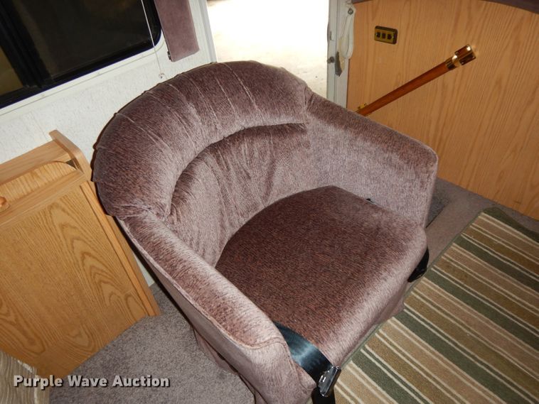 image for item DG6879 1994 Winnebago WCG32RQ  RV