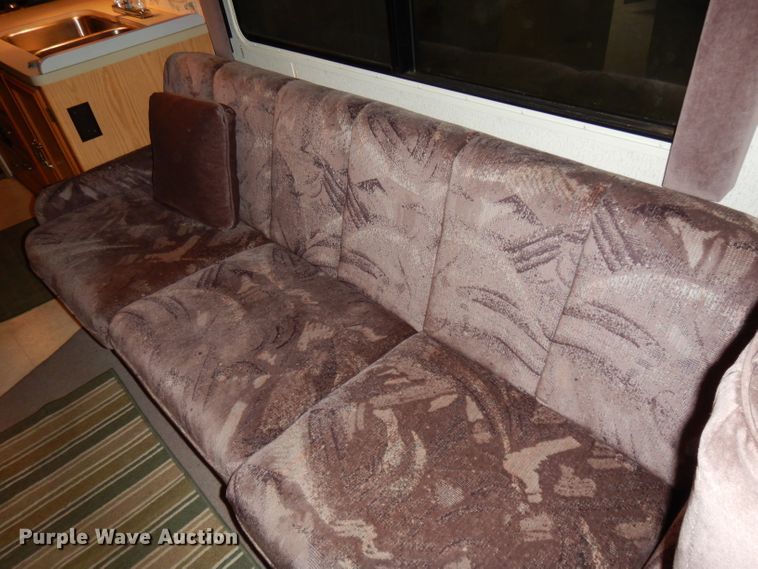 image for item DG6879 1994 Winnebago WCG32RQ  RV