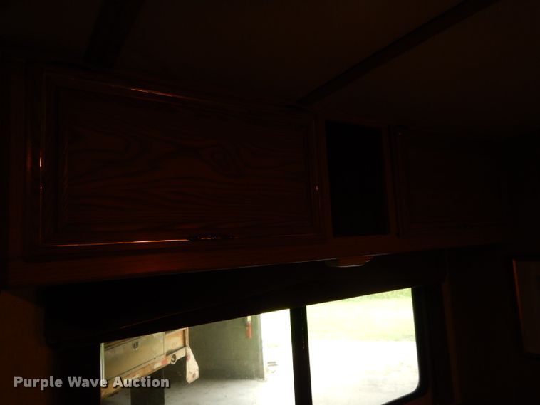 image for item DG6879 1994 Winnebago WCG32RQ  RV