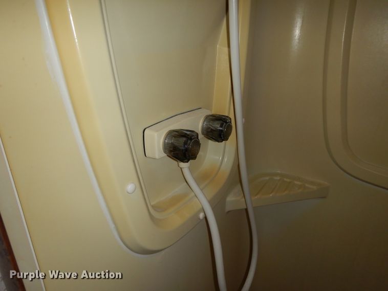 image for item DG6879 1994 Winnebago WCG32RQ  RV