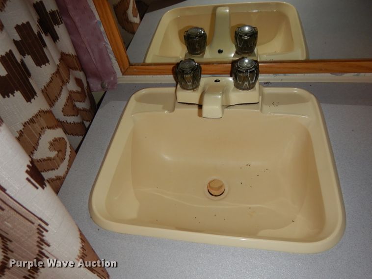 image for item DG6879 1994 Winnebago WCG32RQ  RV