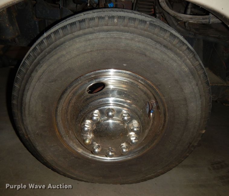 image for item DG6879 1994 Winnebago WCG32RQ  RV