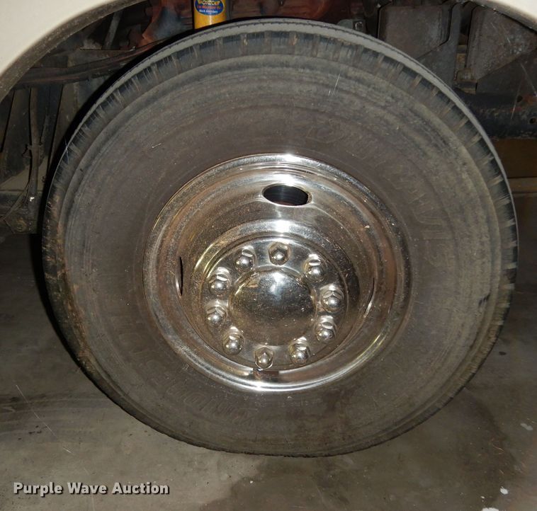 image for item DG6879 1994 Winnebago WCG32RQ  RV