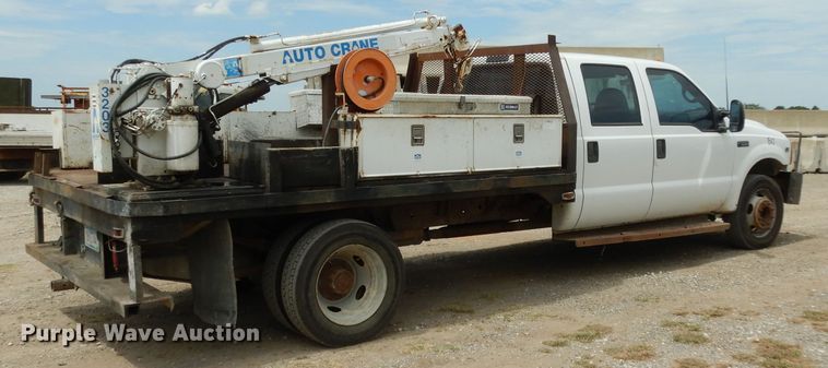 image for item DG6881 2001 Ford F550 Super Duty  flatbed truck