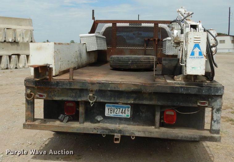 image for item DG6881 2001 Ford F550 Super Duty  flatbed truck