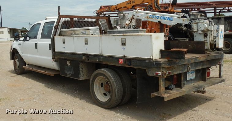 image for item DG6881 2001 Ford F550 Super Duty  flatbed truck