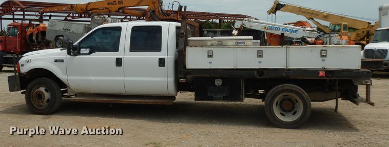 image for item DG6881 2001 Ford F550 Super Duty  flatbed truck