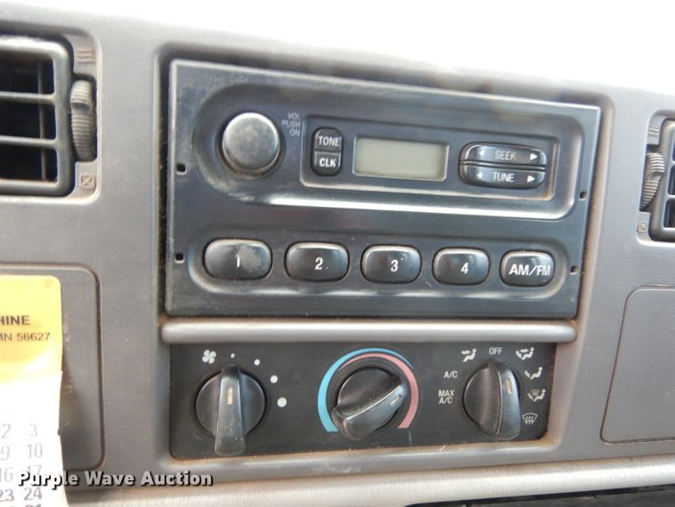 image for item DG6881 2001 Ford F550 Super Duty  flatbed truck