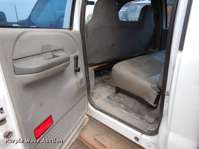 image for item DG6881 2001 Ford F550 Super Duty  flatbed truck