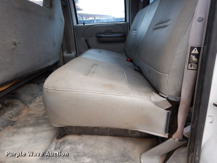 image for item DG6881 2001 Ford F550 Super Duty  flatbed truck