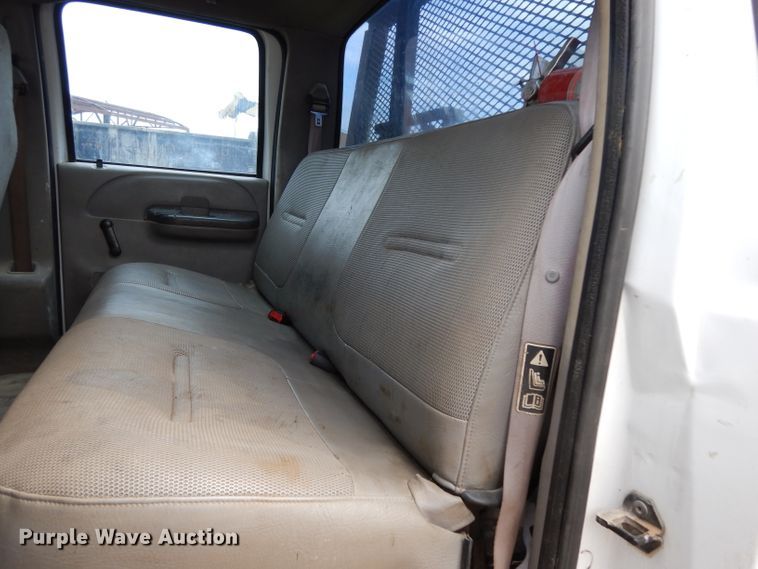 image for item DG6881 2001 Ford F550 Super Duty  flatbed truck