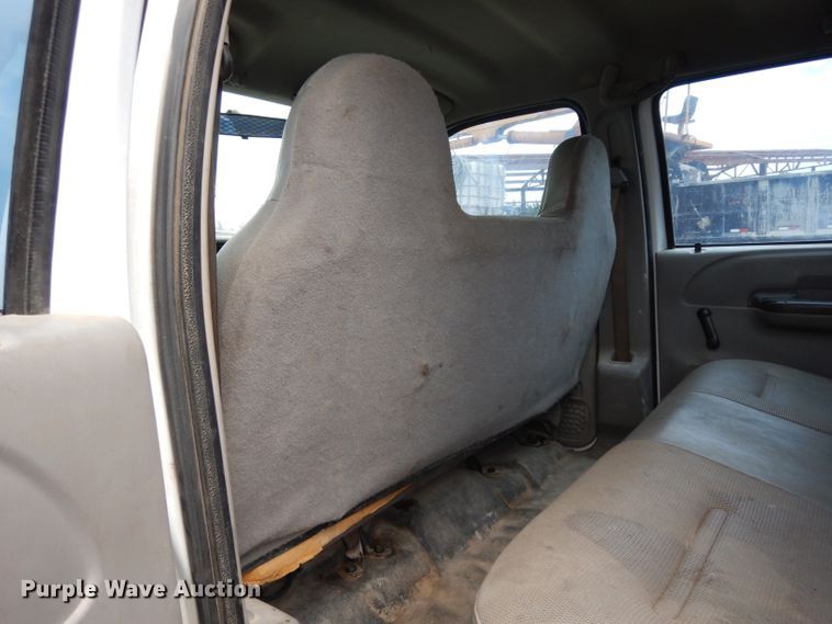 image for item DG6881 2001 Ford F550 Super Duty  flatbed truck