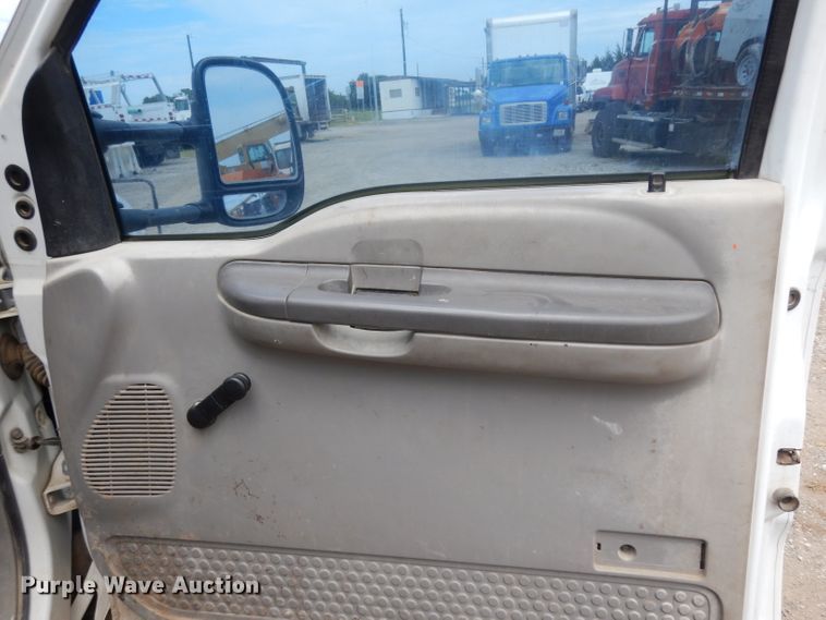 image for item DG6881 2001 Ford F550 Super Duty  flatbed truck