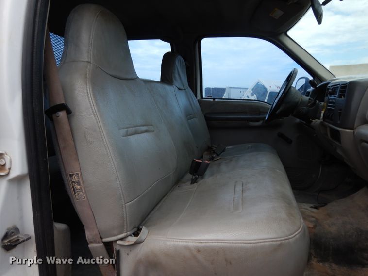 image for item DG6881 2001 Ford F550 Super Duty  flatbed truck