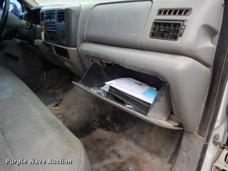 image for item DG6881 2001 Ford F550 Super Duty  flatbed truck