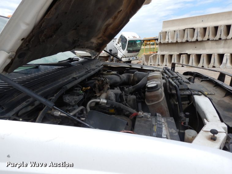 image for item DG6881 2001 Ford F550 Super Duty  flatbed truck