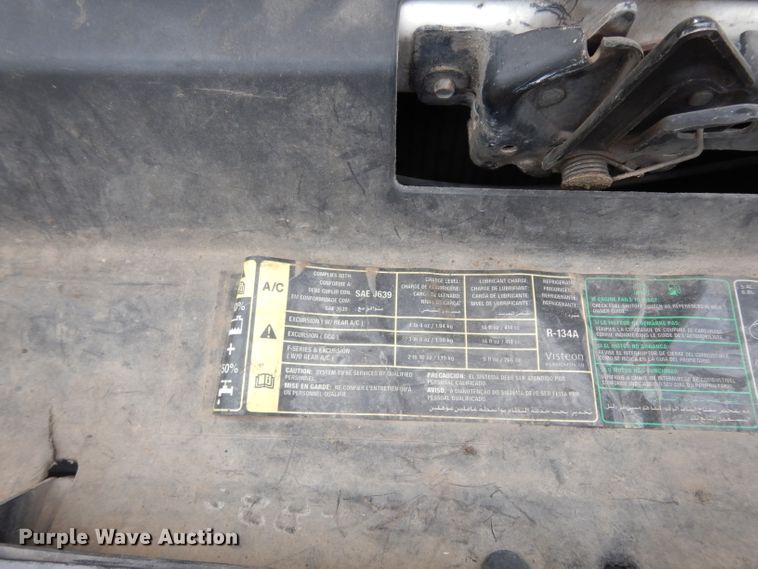 image for item DG6881 2001 Ford F550 Super Duty  flatbed truck