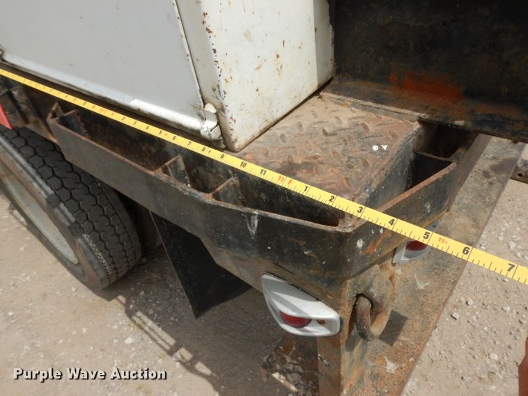 image for item DG6881 2001 Ford F550 Super Duty  flatbed truck