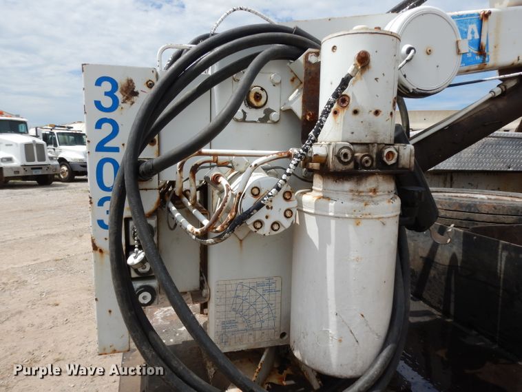 image for item DG6881 2001 Ford F550 Super Duty  flatbed truck