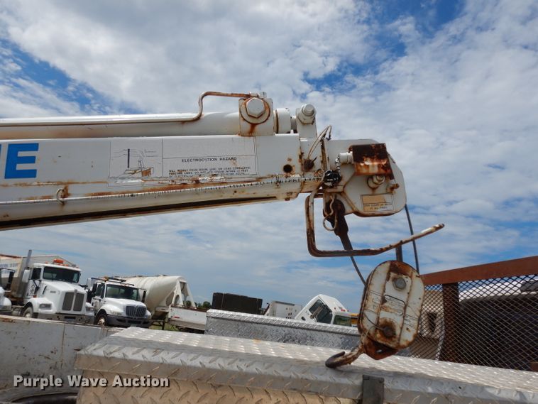 image for item DG6881 2001 Ford F550 Super Duty  flatbed truck