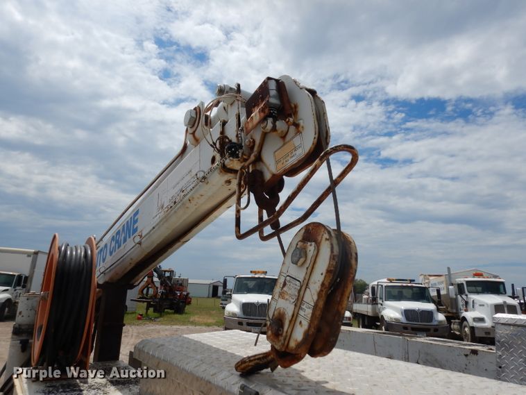 image for item DG6881 2001 Ford F550 Super Duty  flatbed truck