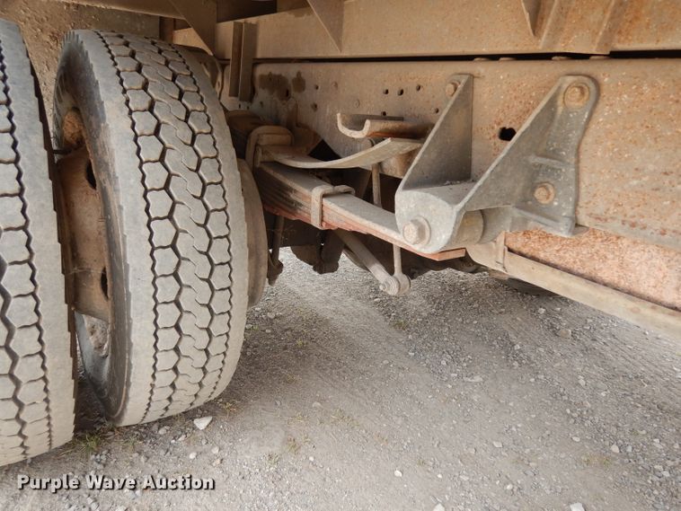 image for item DG6881 2001 Ford F550 Super Duty  flatbed truck