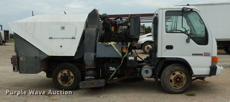 image for item DG6882 1998 GMC TB400  street sweeper truck