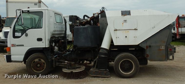 image for item DG6882 1998 GMC TB400  street sweeper truck