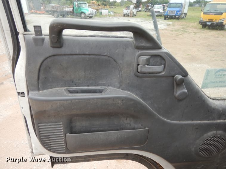 image for item DG6882 1998 GMC TB400  street sweeper truck