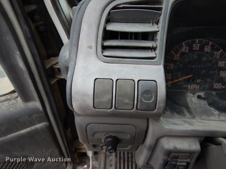 image for item DG6882 1998 GMC TB400  street sweeper truck