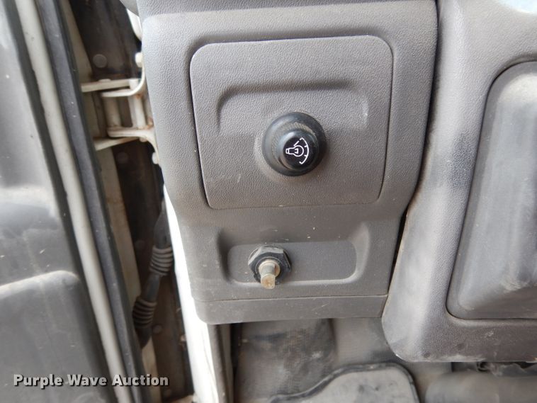 image for item DG6882 1998 GMC TB400  street sweeper truck