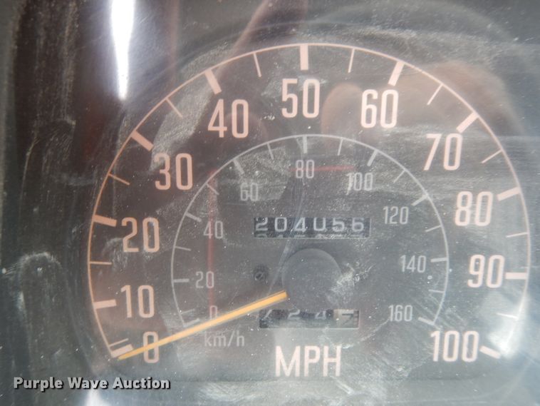 image for item DG6882 1998 GMC TB400  street sweeper truck