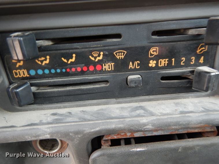 image for item DG6882 1998 GMC TB400  street sweeper truck