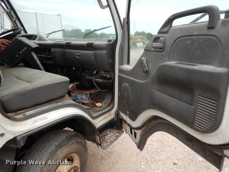 image for item DG6882 1998 GMC TB400  street sweeper truck