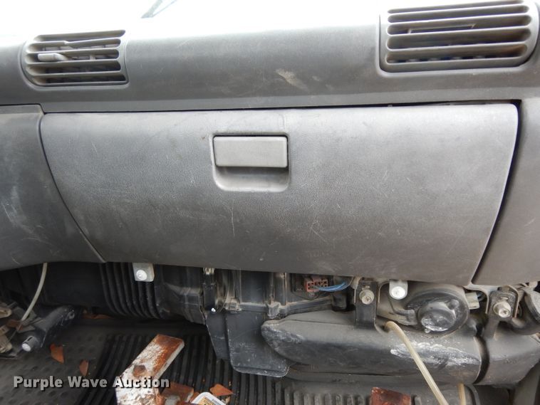 image for item DG6882 1998 GMC TB400  street sweeper truck