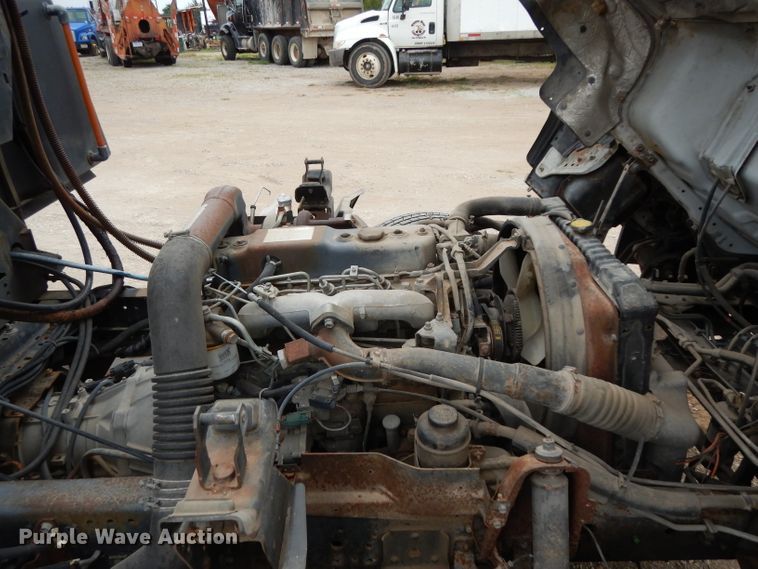 image for item DG6882 1998 GMC TB400  street sweeper truck