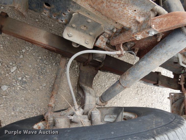 image for item DG6882 1998 GMC TB400  street sweeper truck