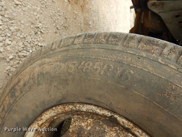 image for item DG6882 1998 GMC TB400  street sweeper truck